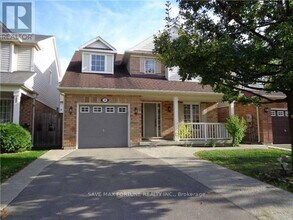 Building Photo - 19 Wetmeadow Dr