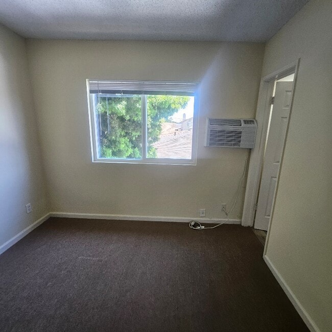 Foto del edificio - 9823-9827 Walnut St
