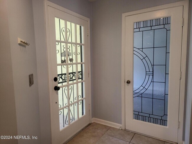 Foto del edificio - 2119 Fairway Villas Ln S