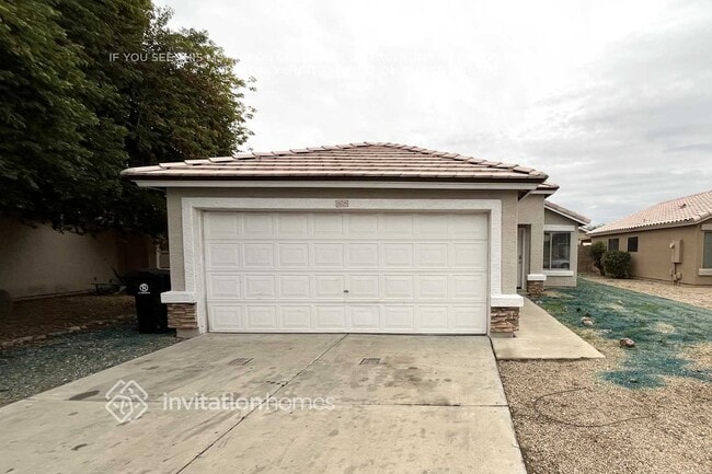 Building Photo - 15725 W Smokey Dr