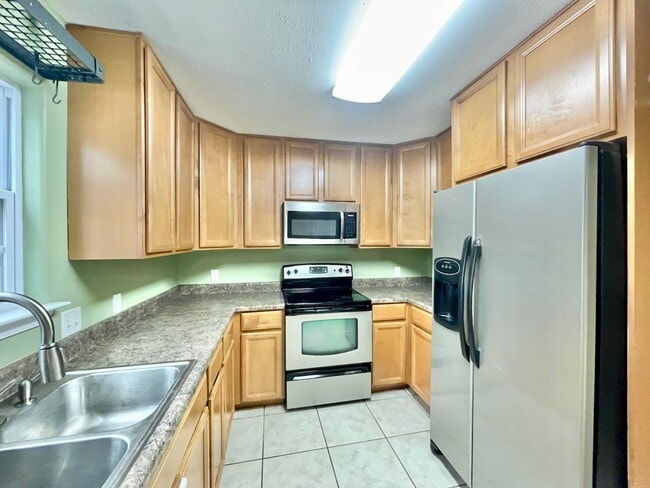 Building Photo - 70 Cypress Ln
