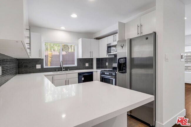 Foto del edificio - 1055 S Bedford St