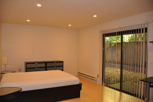 Foto del edificio - 765 N Rengstorff Ave APT 9