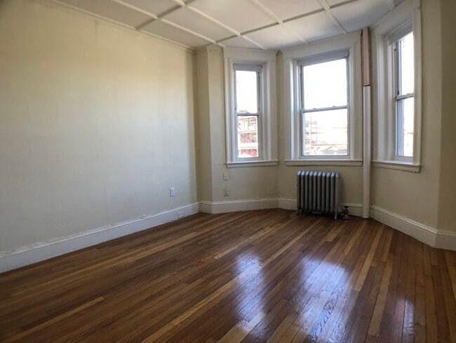 Building Photo - 1179 Boylston St