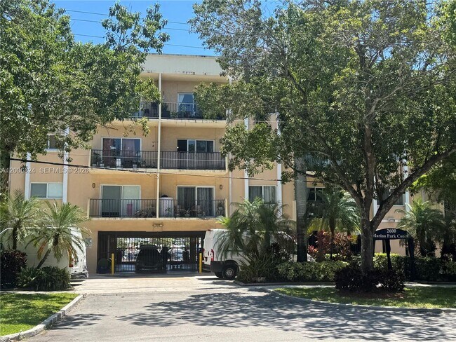 Foto del edificio - 2600 NE 135th St