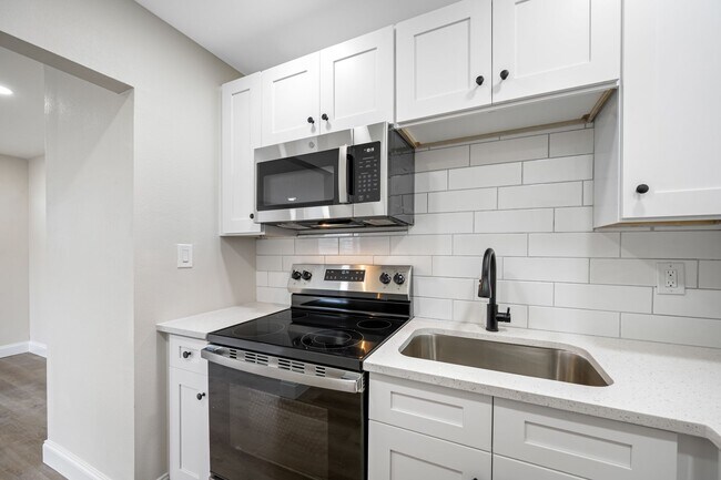 Foto del edificio - Modern Island Living at 140 E Davis – Reno...