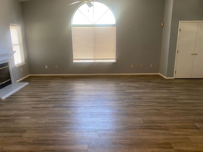 Building Photo - Home for Rent SE Area