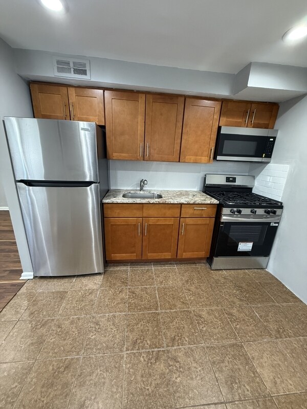 Building Photo - 4132 Longshore Ave