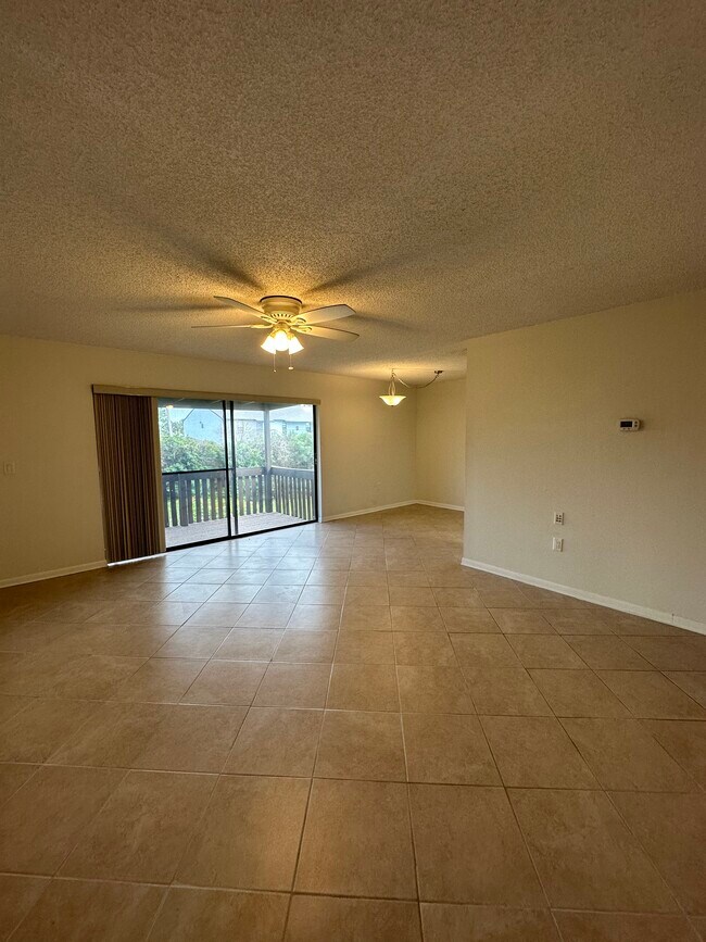 Building Photo - 11505 7th Way N