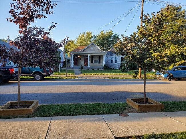 Foto del edificio - 525 Lilly Ave