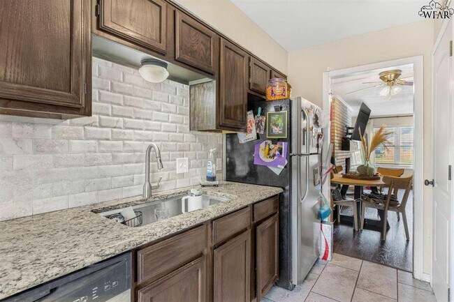 Foto del edificio - 2952 Gossett Dr