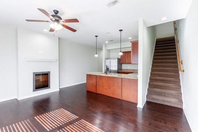 Foto del edificio - 6305 Darnell St