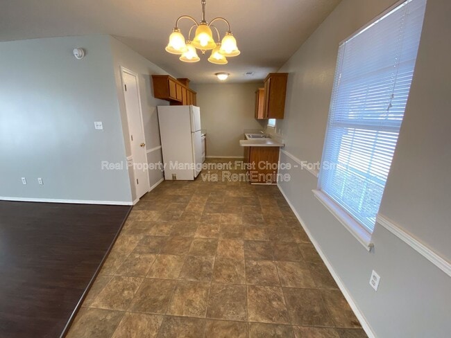 Building Photo - 1911 Whippoorwill Dr