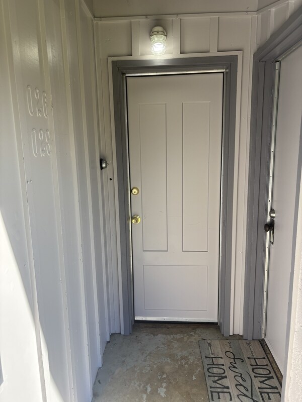 Foto del edificio - 3026 NE Douglas Ave