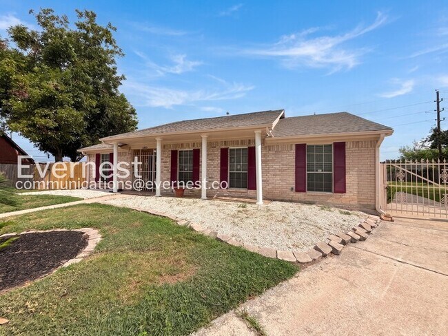 Building Photo - 10938 MacKenzie Dr