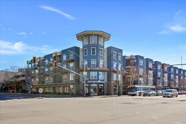 Building Photo - Urban Living at Andante – Spacious Top Flo...