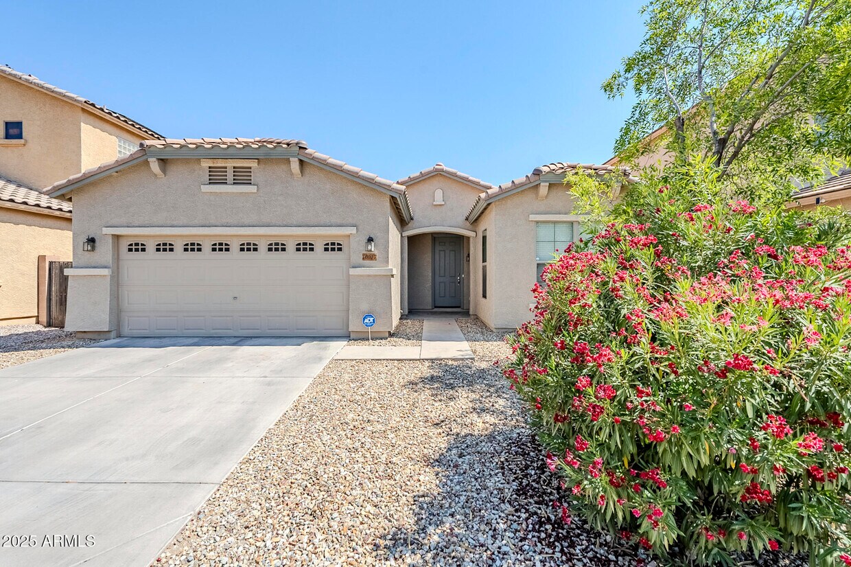 Foto principal - 10017 W Raymond St