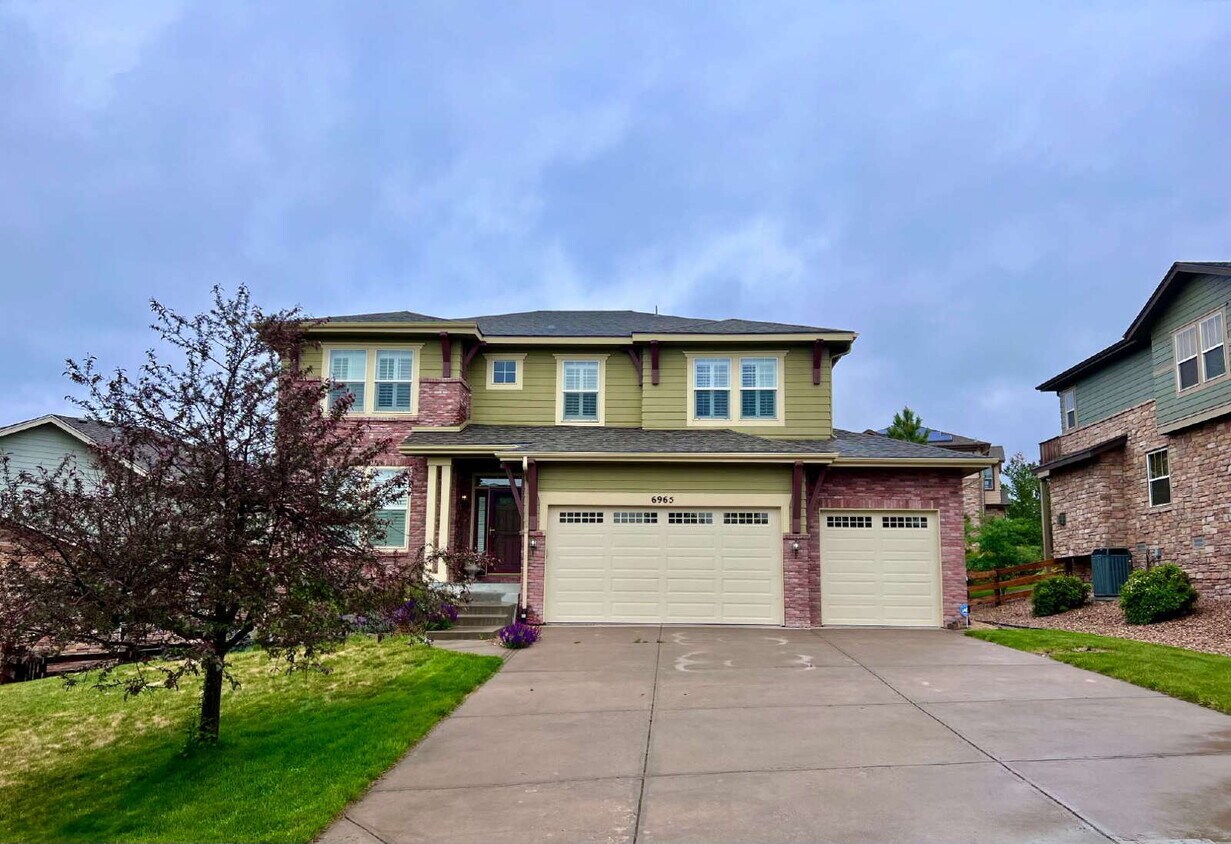 Tallyn's Reach Home Features 4 Beds/2.5 Baths, Large Loft and Private Study on Main Level! Mins t... - Tallyn's Reach Home Features 4 Beds/2.5 Baths, Large Loft and Private Study on Main Level! Mins t...
