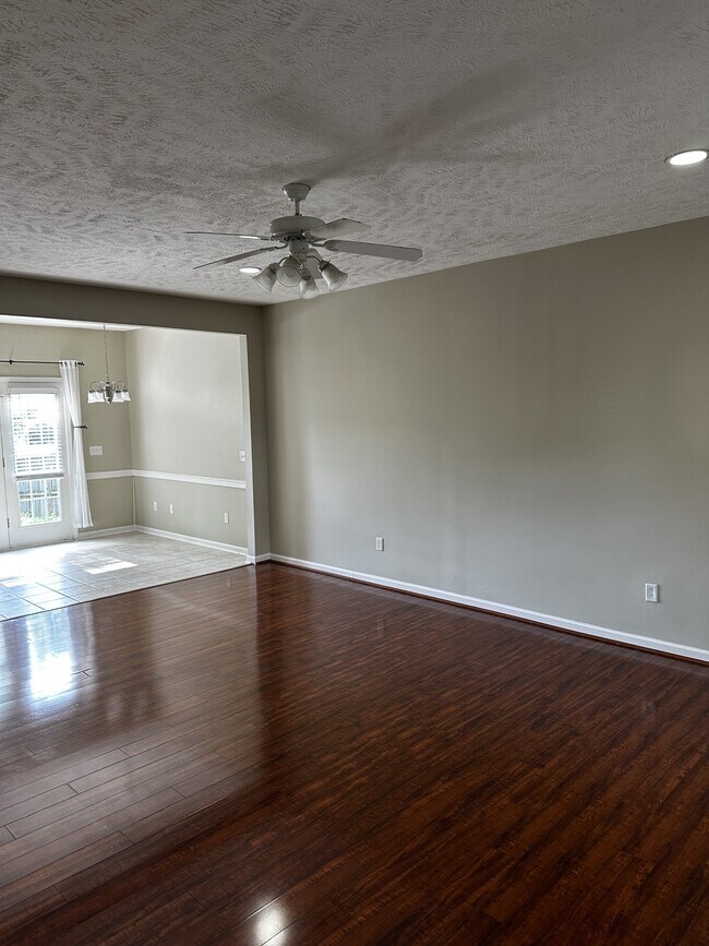 Foto del edificio - 2480 Oak Hill Dr