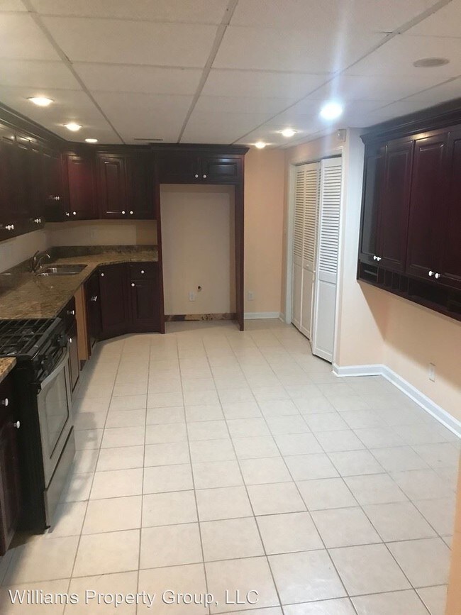 Building Photo - 7 br, 4 bath House - 851 Masters Drive
