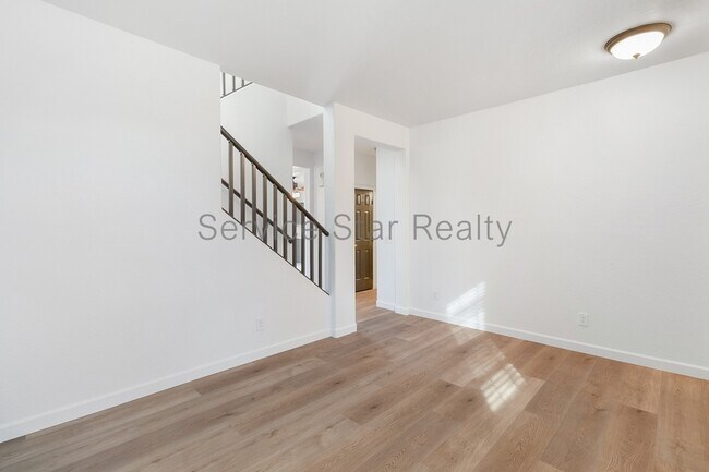 Foto del edificio - 7002 W Irwin Ave
