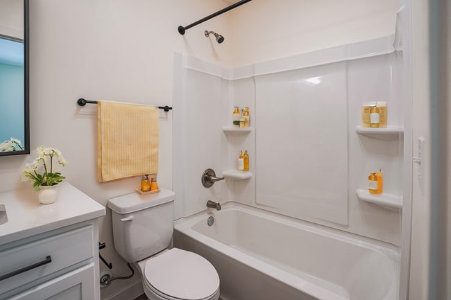 Interior Photo - 476 Taylor Apartments