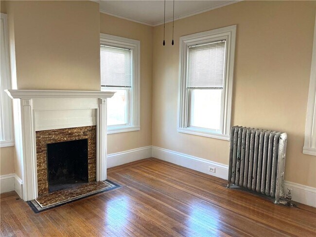 Building Photo - 207 Power St