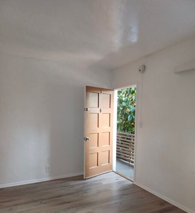 Foto del edificio - 4820 W Slauson Ave