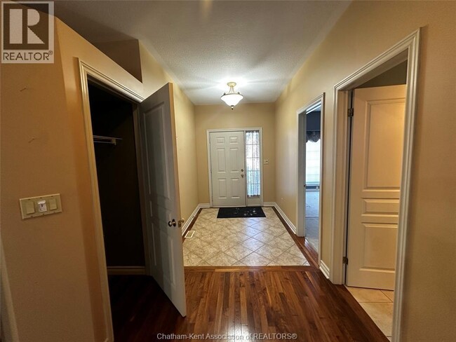 Photo du bâtiment - 10 Home Pl