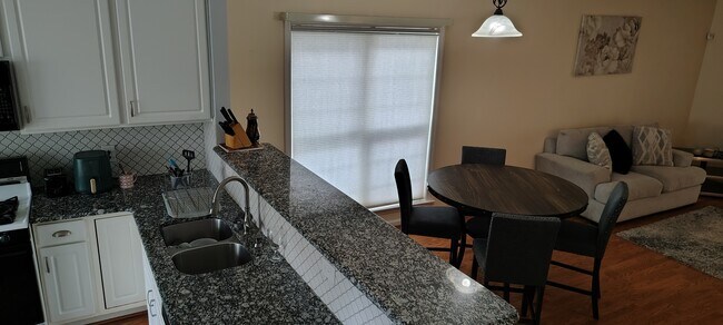 Foto del edificio - 5343 Cog Hill Ct