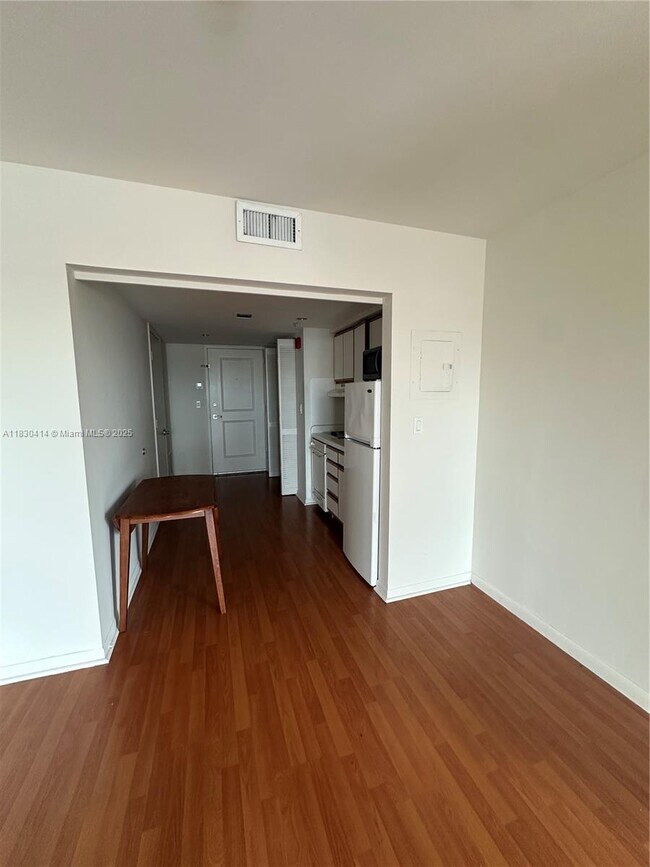 Foto del edificio - 5729 SW 72nd Ave