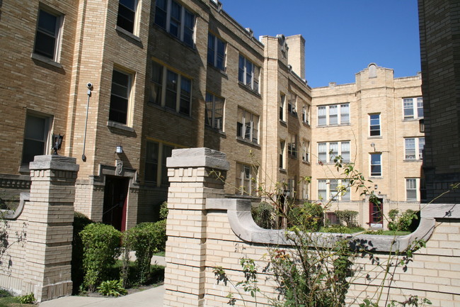 1040 - 46 W 87th St - 1040-46 W 87th St