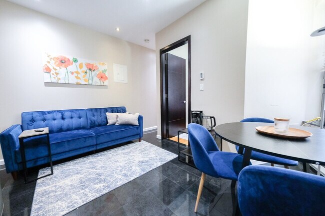 Building Photo - 5 W 101st St