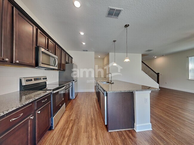 Foto del edificio - 905 Walden Pond Dr