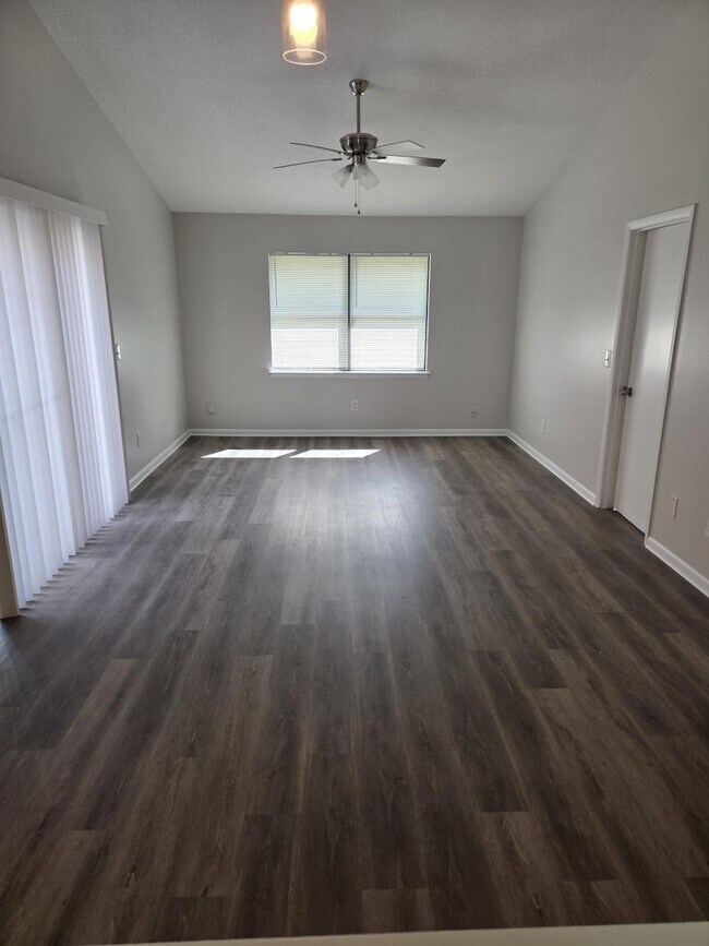 Foto del edificio - 2 bedroom in Middleburg FL 32068