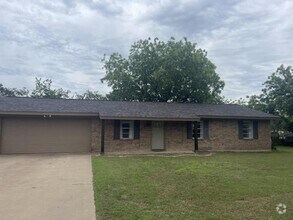 Building Photo - 1101 S Lovers Ln