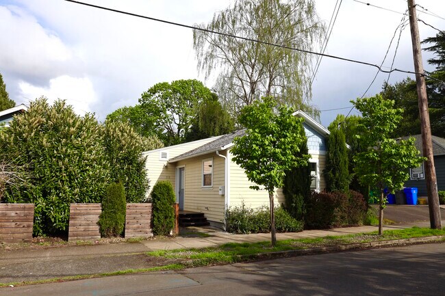 Foto del edificio - 712 SE 42nd Ave
