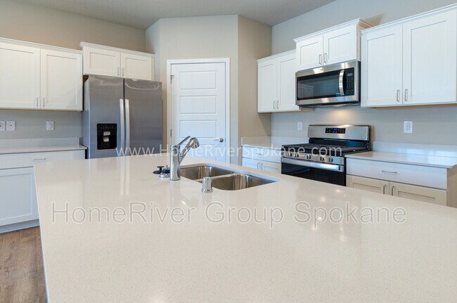 Foto del edificio - 3222 N McKinnon Rd
