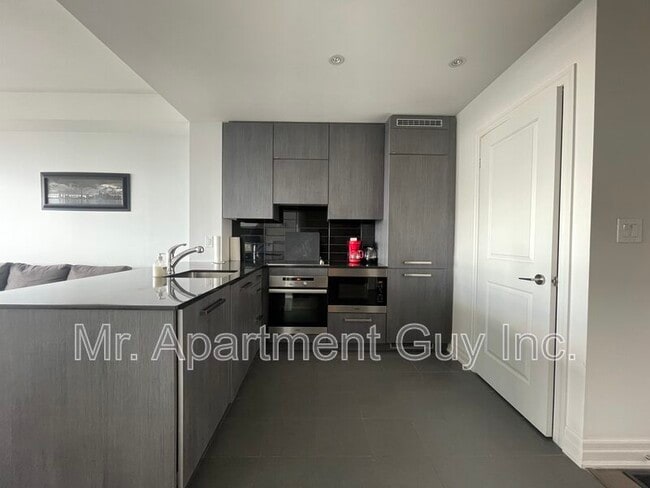 Photo du bâtiment - 8 The Esplanade