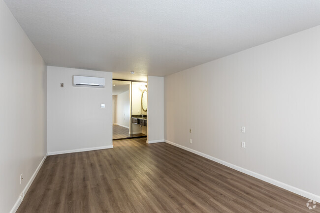 Studio - 274 SF - The Presidio Apartments