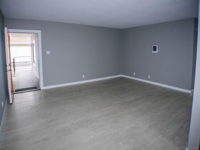 Building Photo - 4474 Winona Ave