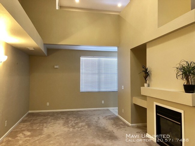 Building Photo - 2850 W Centennial Dr