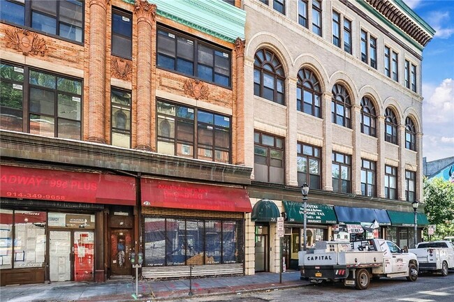 Foto del edificio - 25 N Broadway