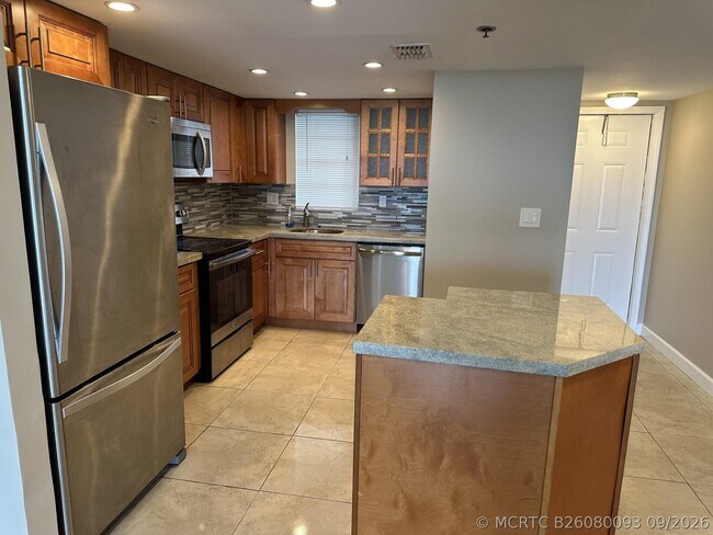 Building Photo - 3001 W Rolling Hills Cir