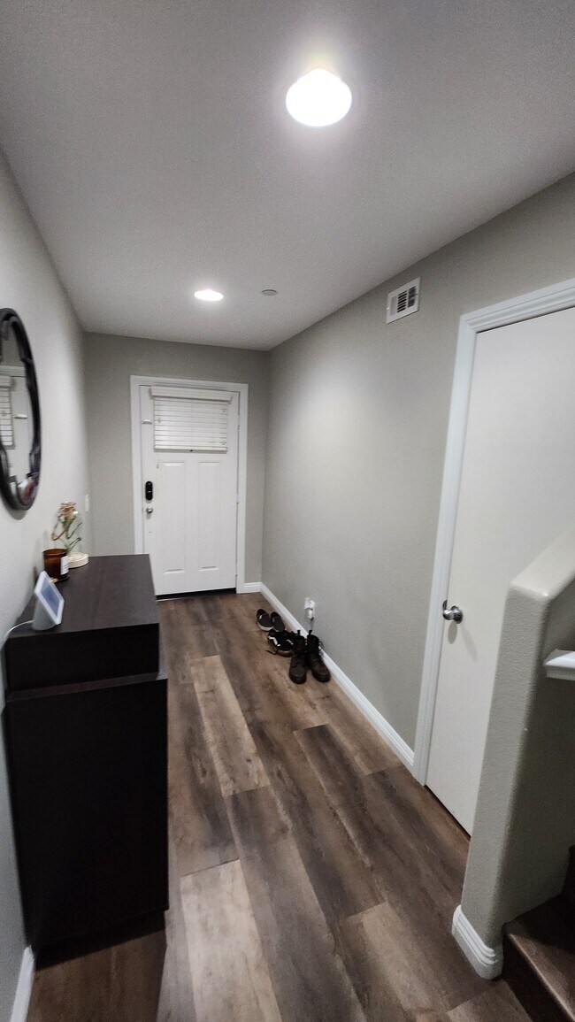 Foto del edificio - 12048 Preston St