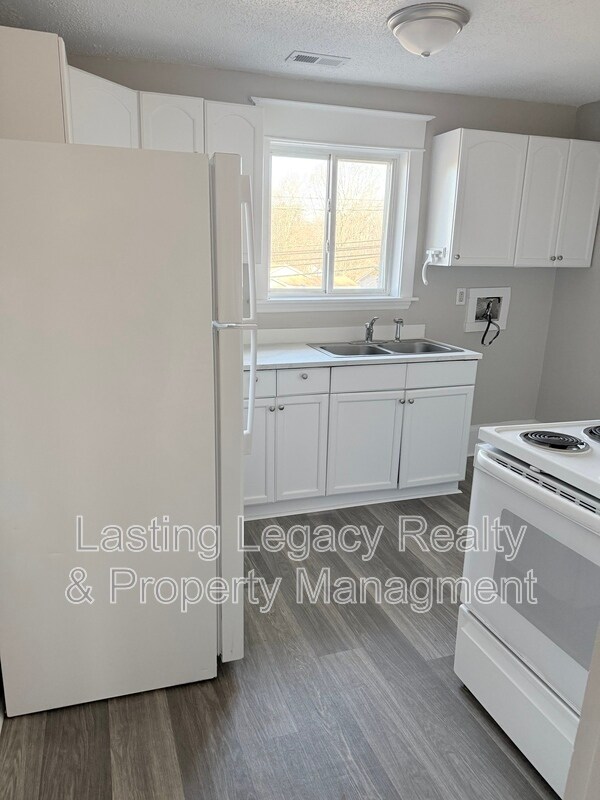 Foto del edificio - 3410 Old Greensboro Rd