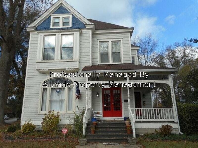 Primary Photo - 2333 Sycamore Ave