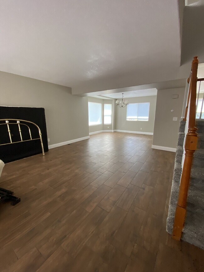 Foto del edificio - 5 bedroom - Oxbow