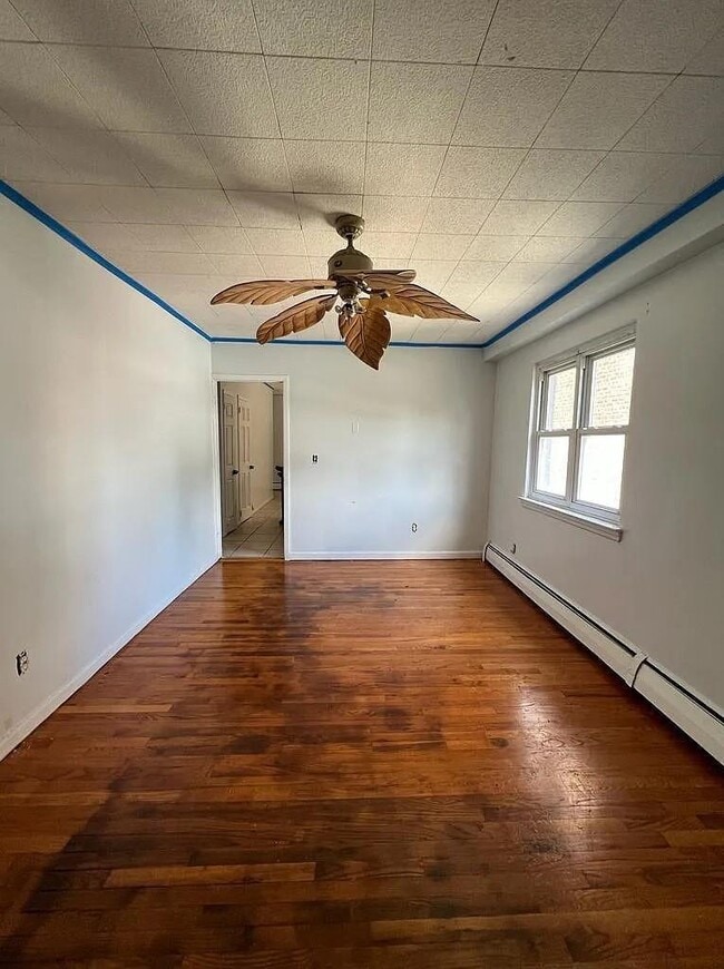 Building Photo - 2422 Wilson Ave
