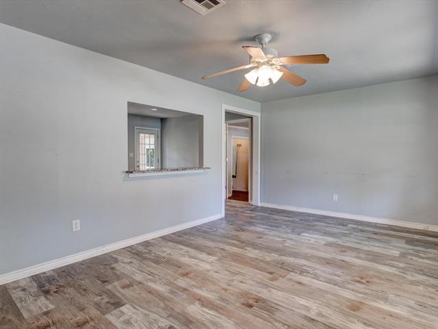 Foto del edificio - 216 S Roberts Cut Off Rd